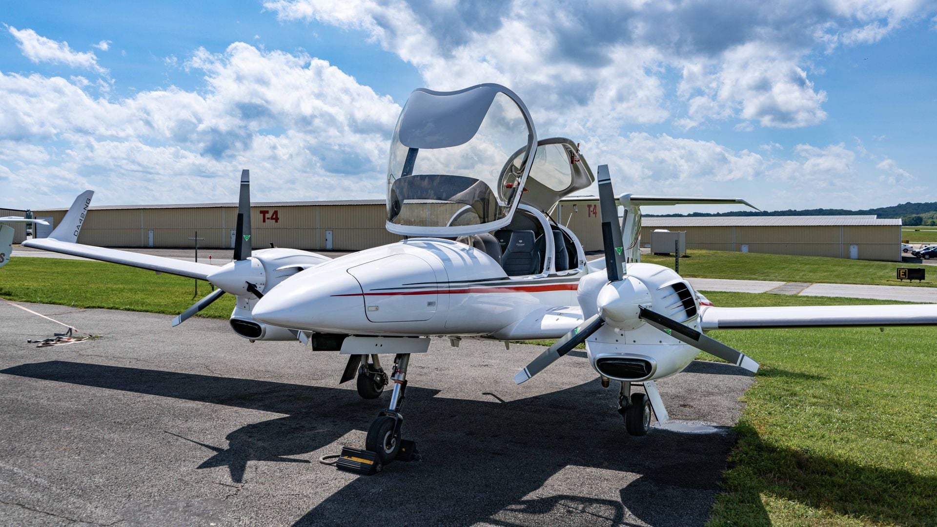 2007 Diamond DA42 for sale