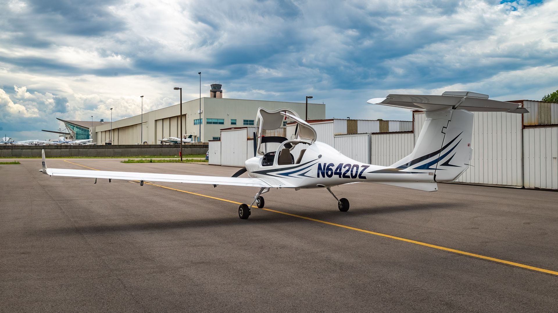 2023/DA40/Diamond/U0011893