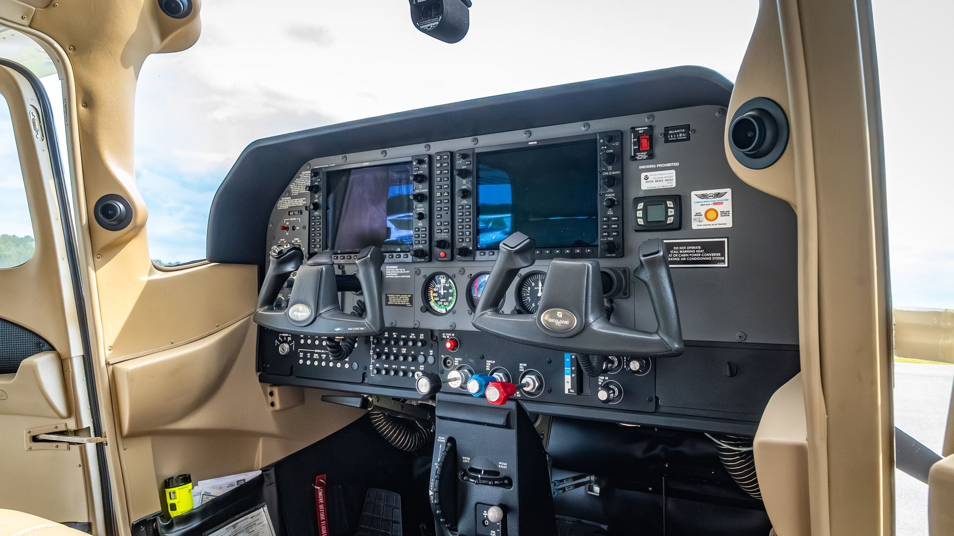 N876EJ - 2011/182/Cessna/U0035540